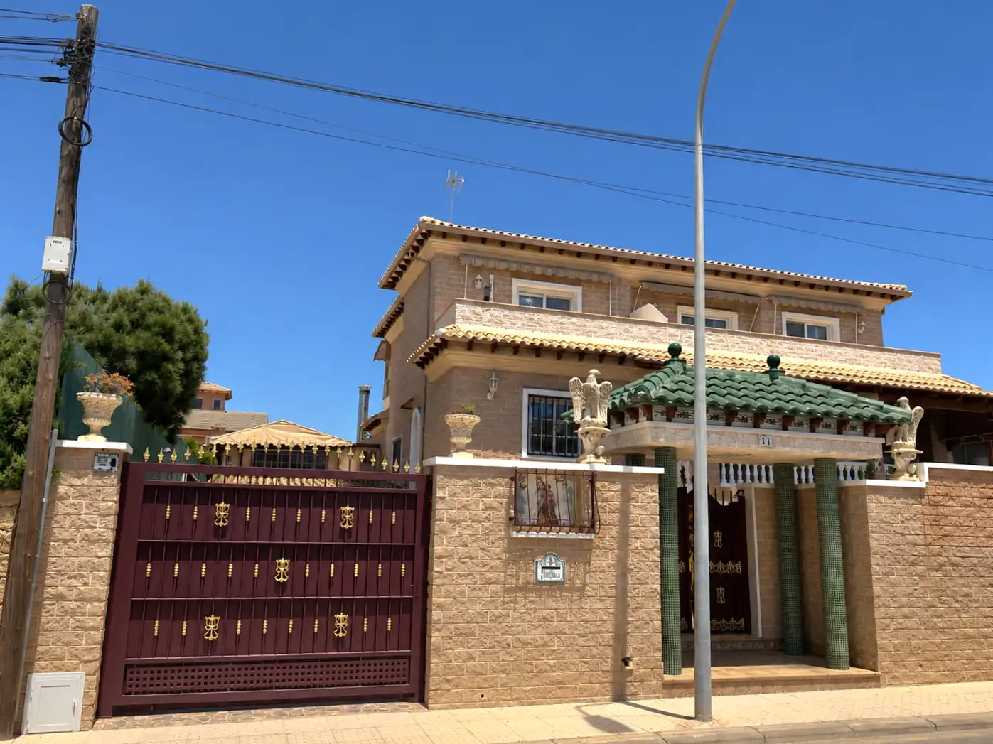 Detached house with pool for sale in Nueva Torrevieja - Aguas Nuevas