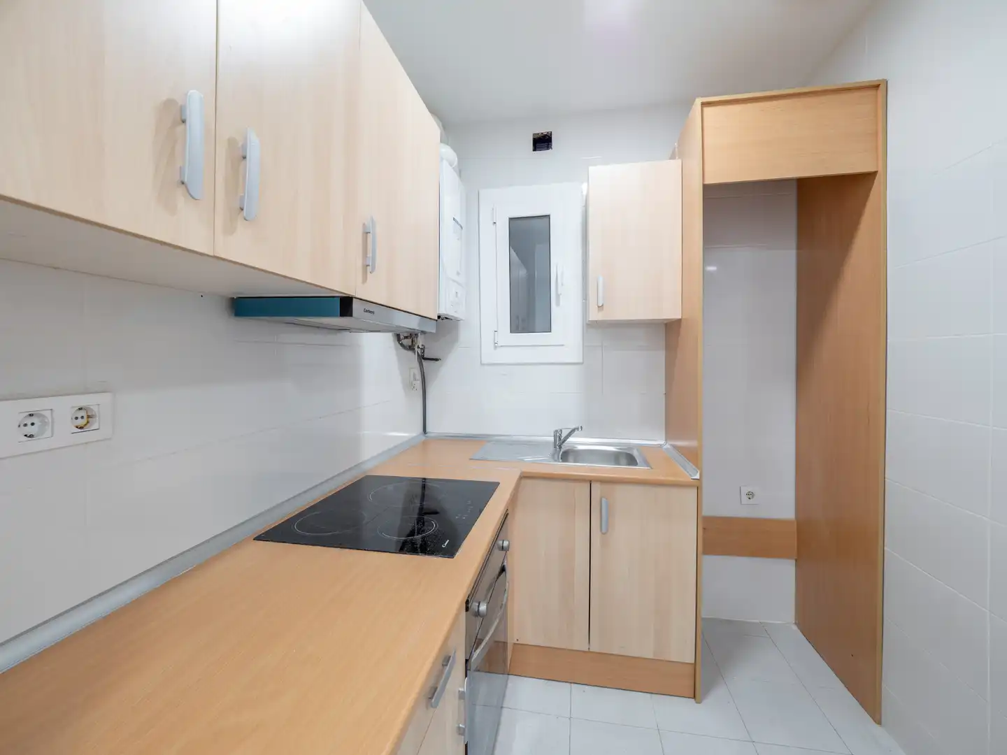 Cuina de Pis en venda en Barcelona amb Calefacció, Parquet i Forn