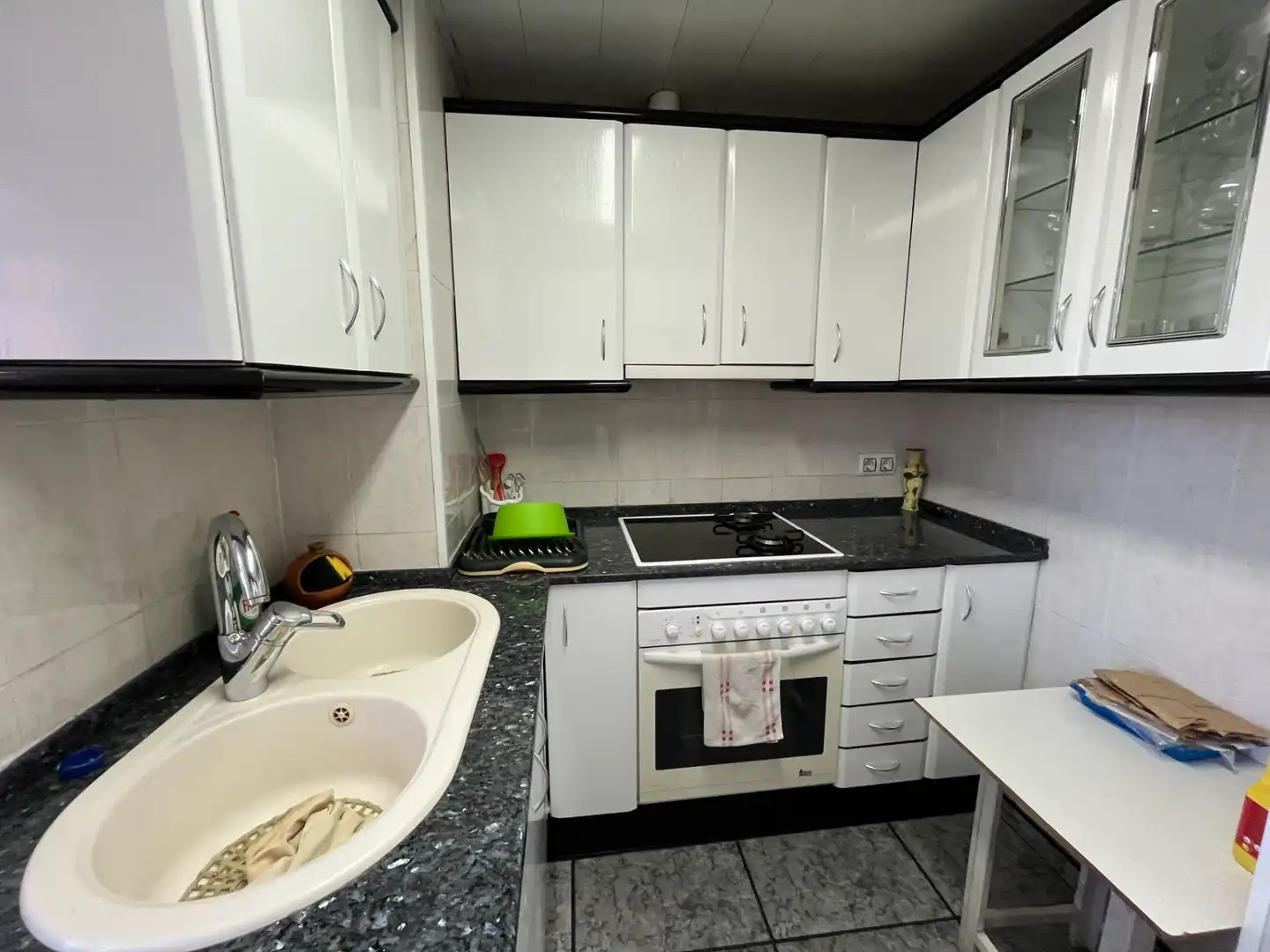 Cuina de Pis en venda en Barcelona amb Calefacció, Moblat i Forn