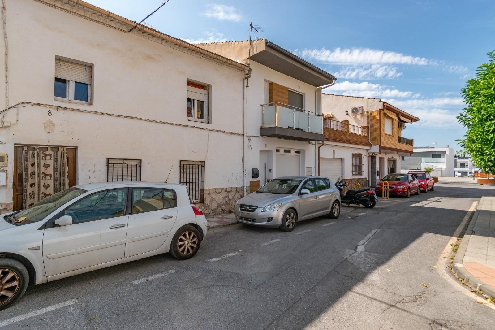 Vista exterior de Casa o chalet en venta en Churriana de la Vega con Terraza