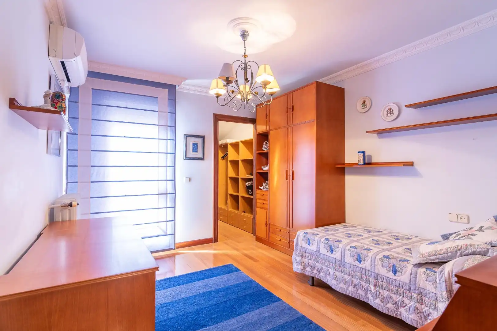 Schlafzimmer von Einfamilien-Reihenhaus zum Verkauf in Valle de Egüés / Eguesibar mit Klimaanlage, Heizung und Privatgarten