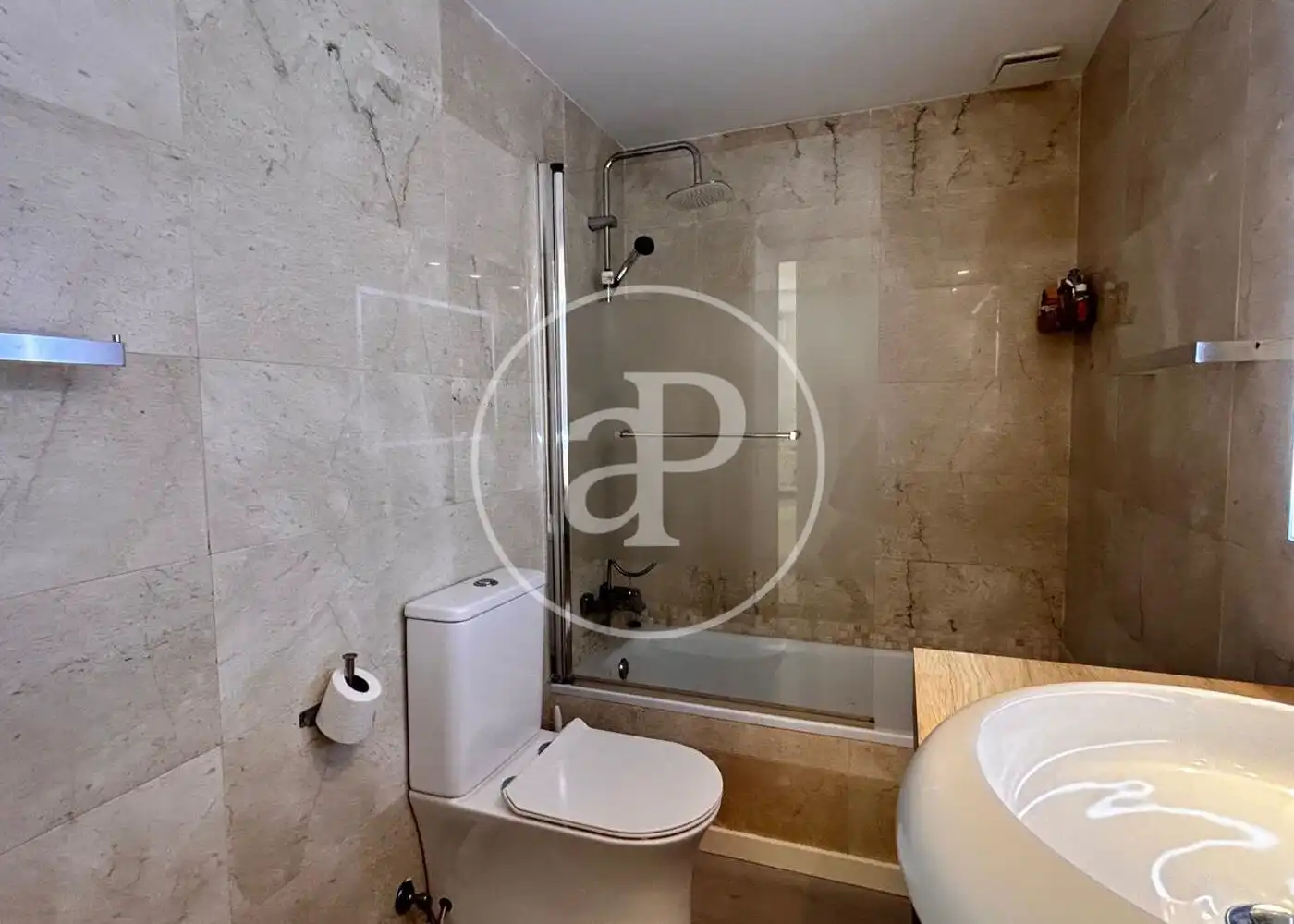 Badezimmer von Dachboden zur Miete in Calvià mit Klimaanlage, Heizung und Privatgarten