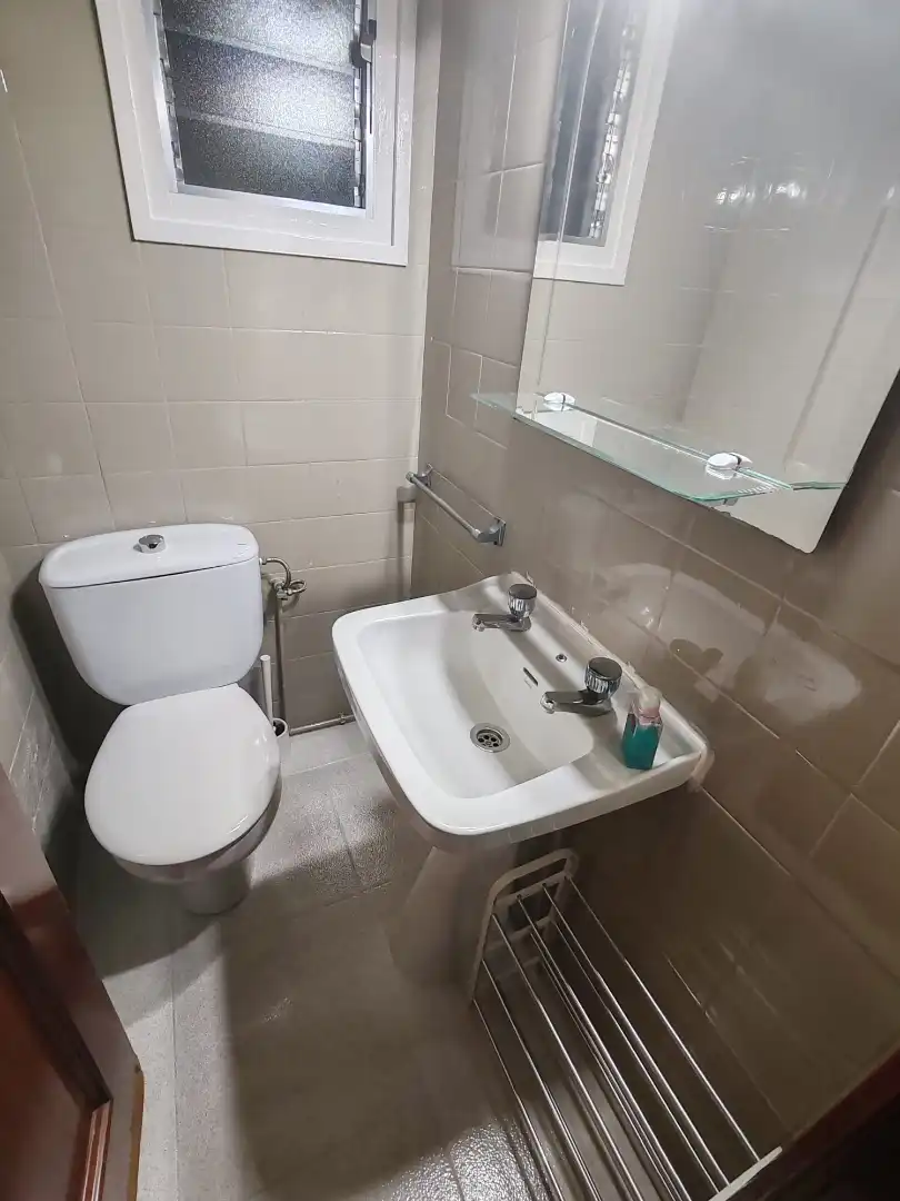 Baño de Piso en venta en Badalona con Calefacción y Balcón