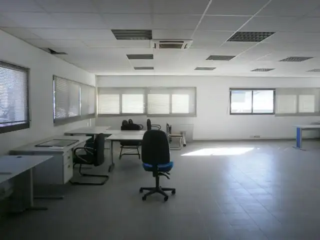 Nau industrial de lloguer en Zizurkil