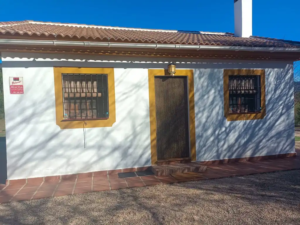 Außenansicht von Country house zum Verkauf in Casabermeja mit Privatgarten, Schwimmbad und Möbliert