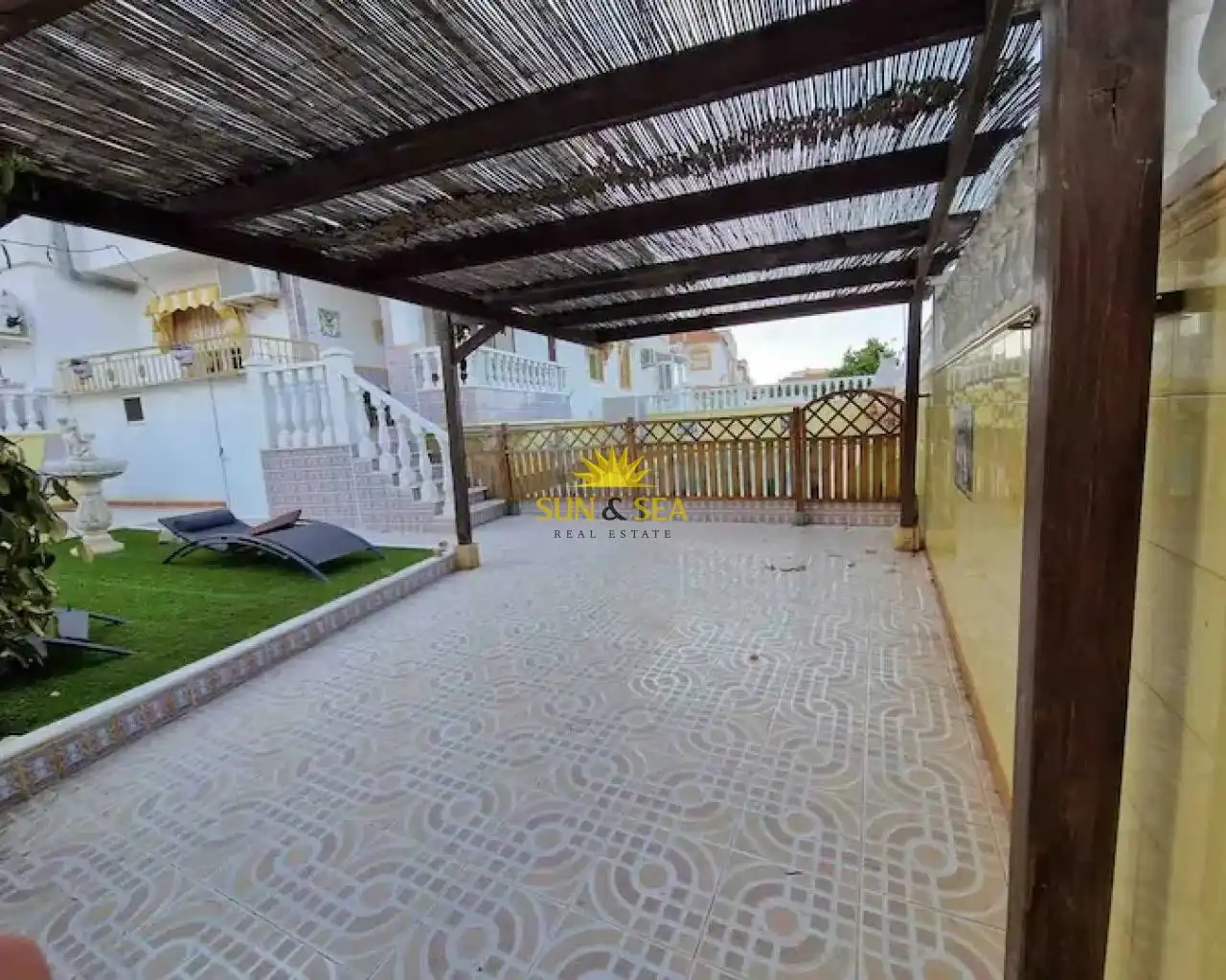 Terrassa de Casa o xalet de lloguer en Torrevieja amb Aire condicionat, Calefacció i Jardí privat