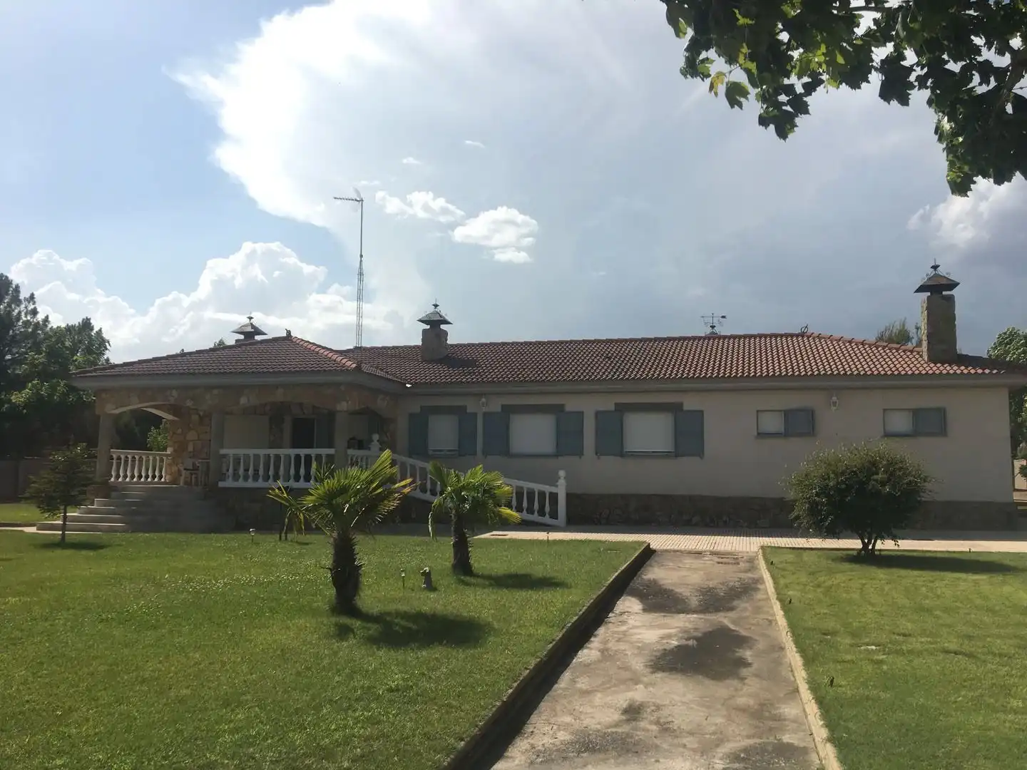 Vista exterior de Casa o chalet en venta en Calzada de Valdunciel con Calefacción, Jardín privado y Terraza