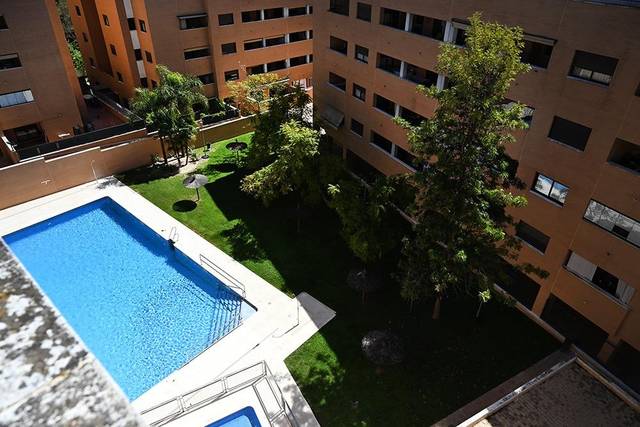 Ático en Alquiler en Avenida Filosofía en Nuevo Bulevar