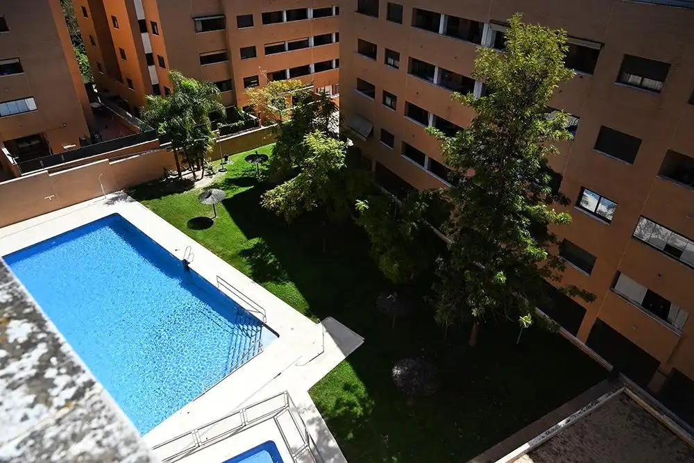 Ático de alquiler en Avenida Filosofía, Nuevo Bulevar