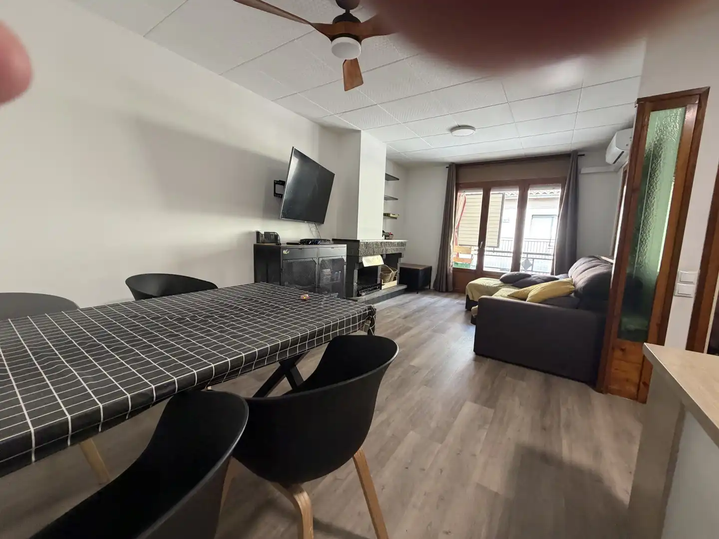 Sala de estar de Casa adosada en venta en Manlleu con Calefacción, Terraza y Balcón
