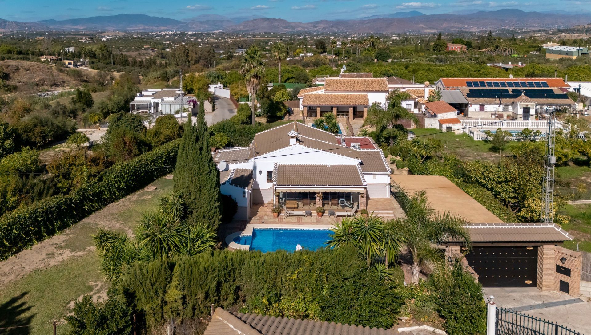 Exterior view of Country house for sale in Alhaurín El Grande  with Air Conditioner, Storage room and Swimming Pool