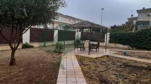 Foto 5 de Casa adosada de alquiler en Mejostilla, Cáceres Capital