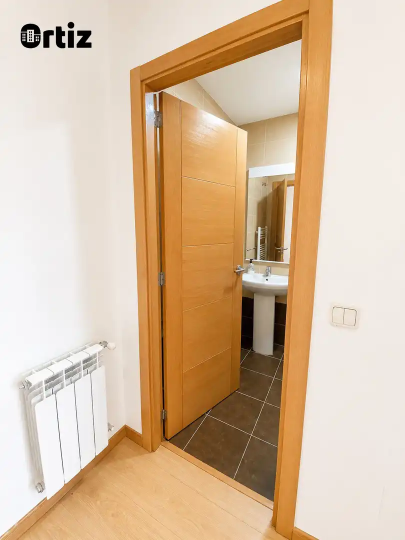 Badezimmer von Dachboden zum Verkauf in Alovera mit Heizung, Terrasse und Abstellraum