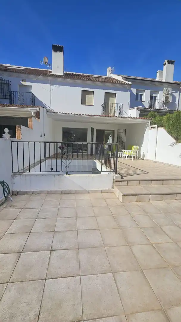 Terrassa de Casa adosada en venda en Benalmádena amb Terrassa, Moblat i Piscina comunitària