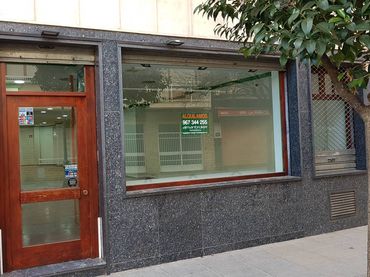 Local comercial en alquiler en Calle ANTONIO MACHADO 5