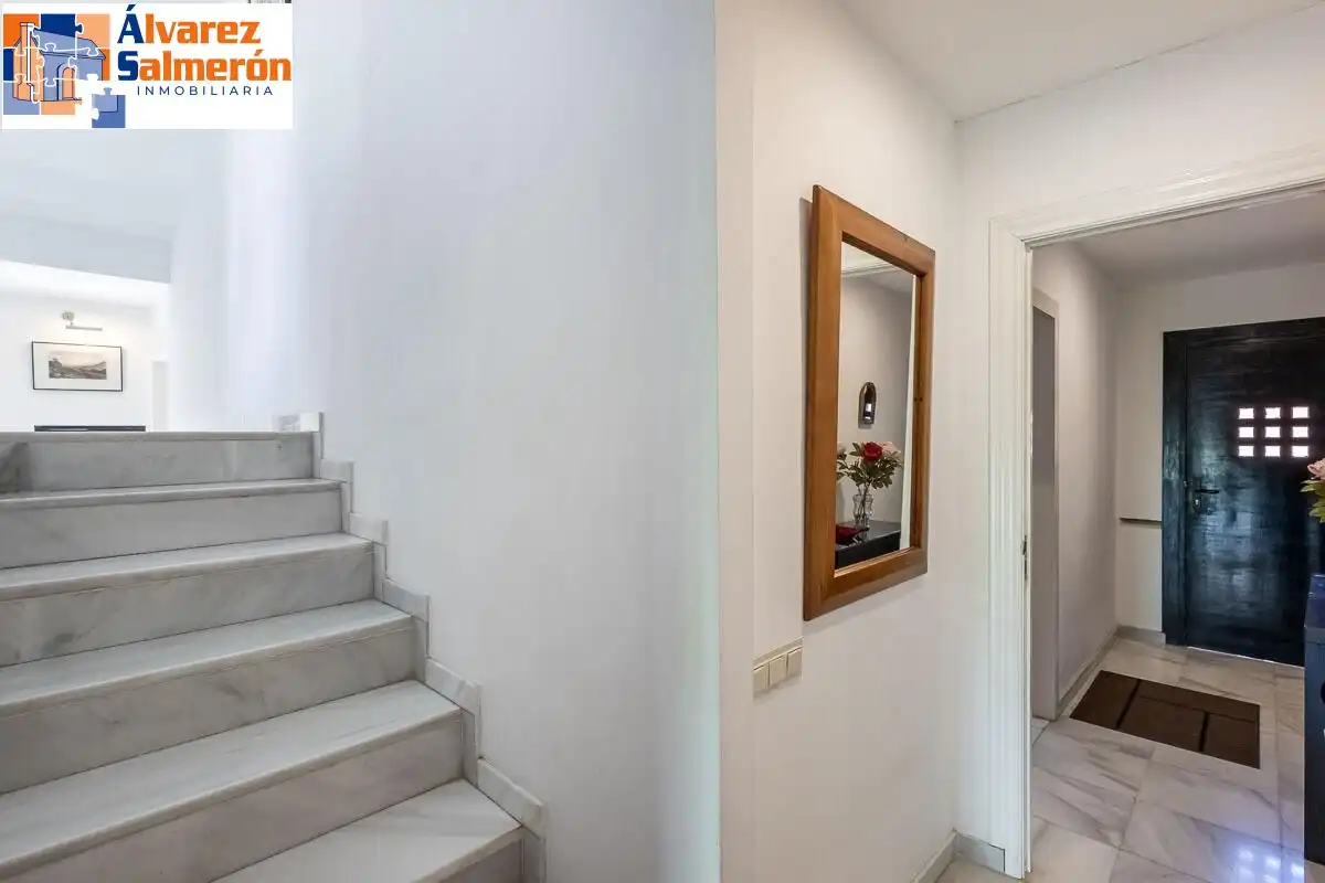 Houses for sale in Granada  with Air Conditioner, Terrace and Storage room
