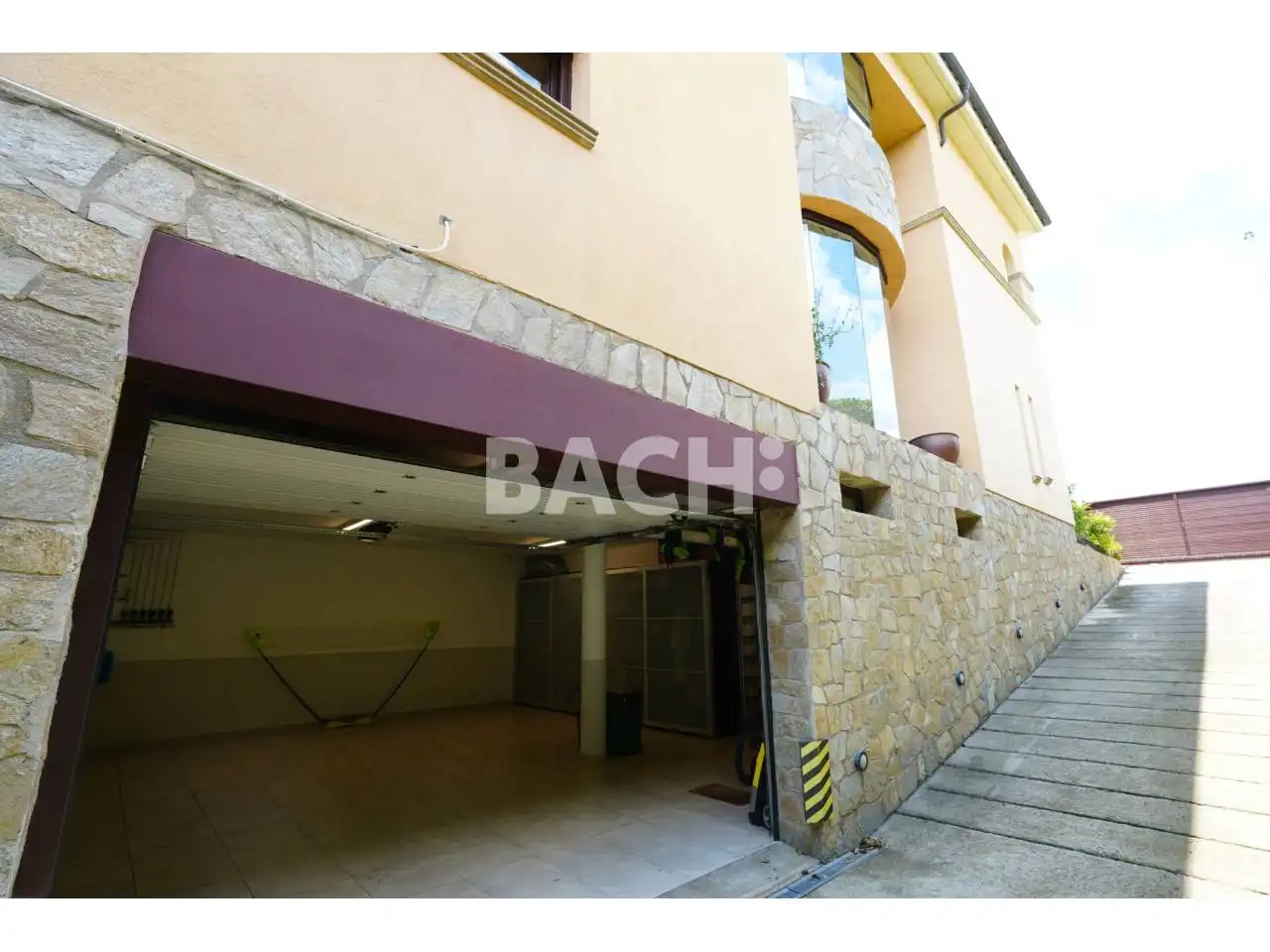 Parking de Casa o chalet en venta en Gurb con Calefacción, Jardín privado y Terraza