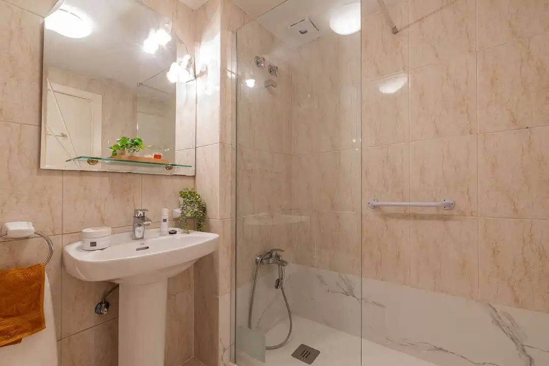 Bathroom of Flat for sale in Oiartzun, Gipuzkoa