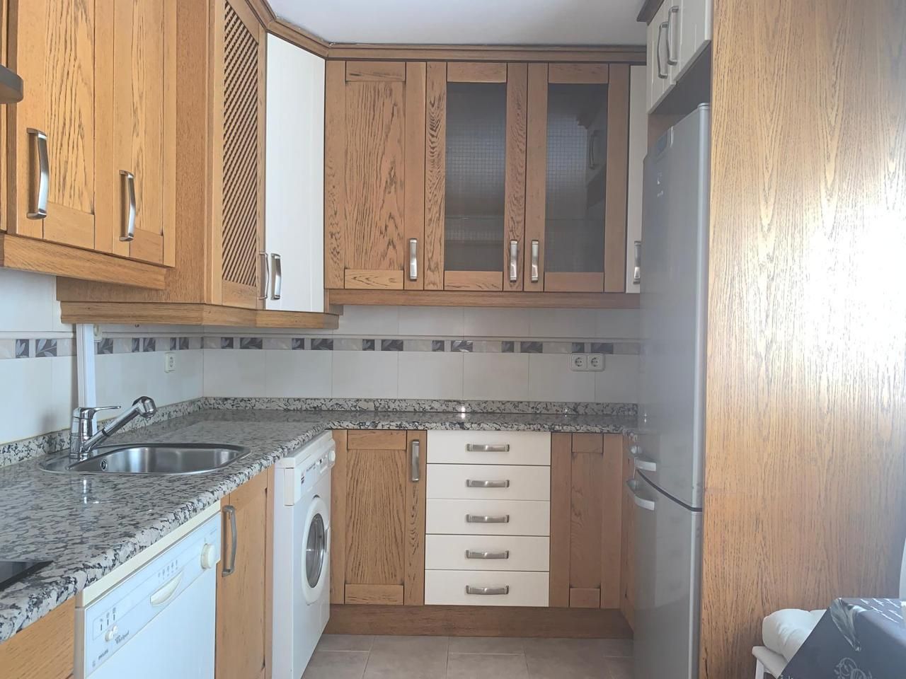 Cuina de Pis de lloguer en  Madrid Capital amb Aire condicionat, Calefacció i Terrassa