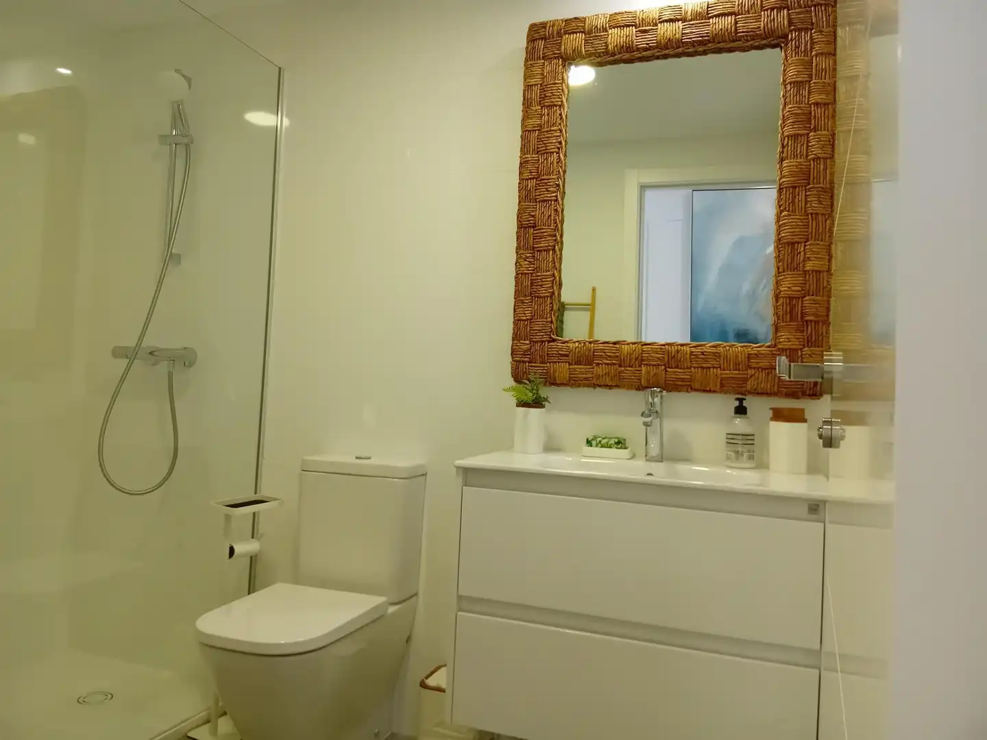 Baño de Piso en venta en Mijas con Aire acondicionado, Jardín privado y Terraza