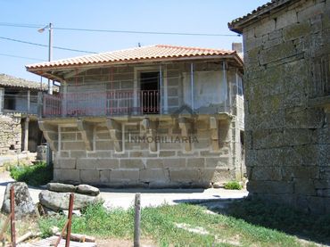 Casa con jardín en venta en LG. PIÑEIRA SECA