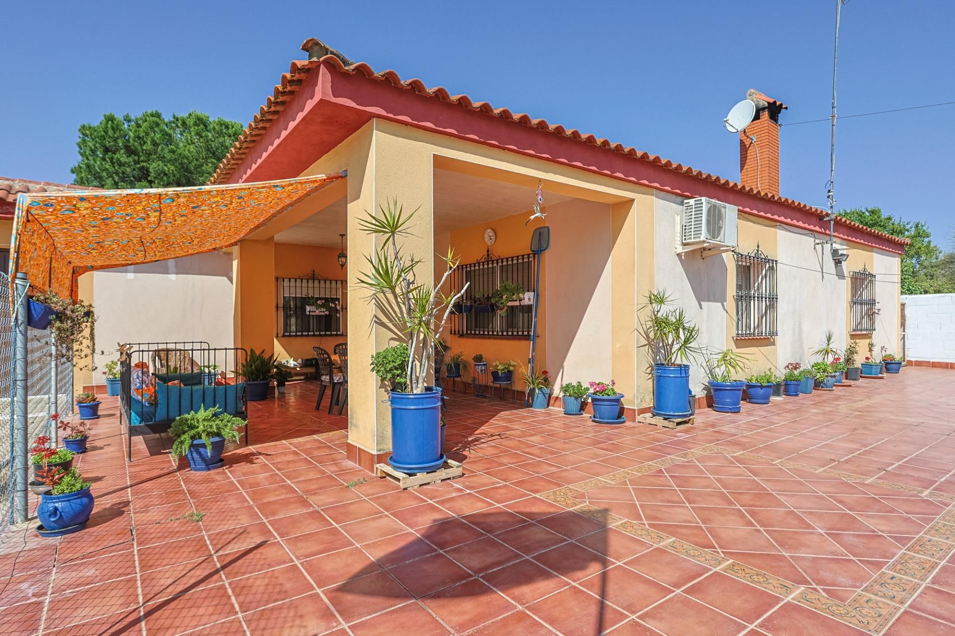 House or chalet for sale in Coria del Río