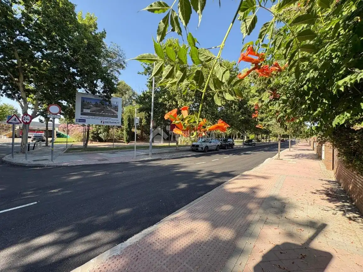 Casa adosada en venda a Fresnos I y II