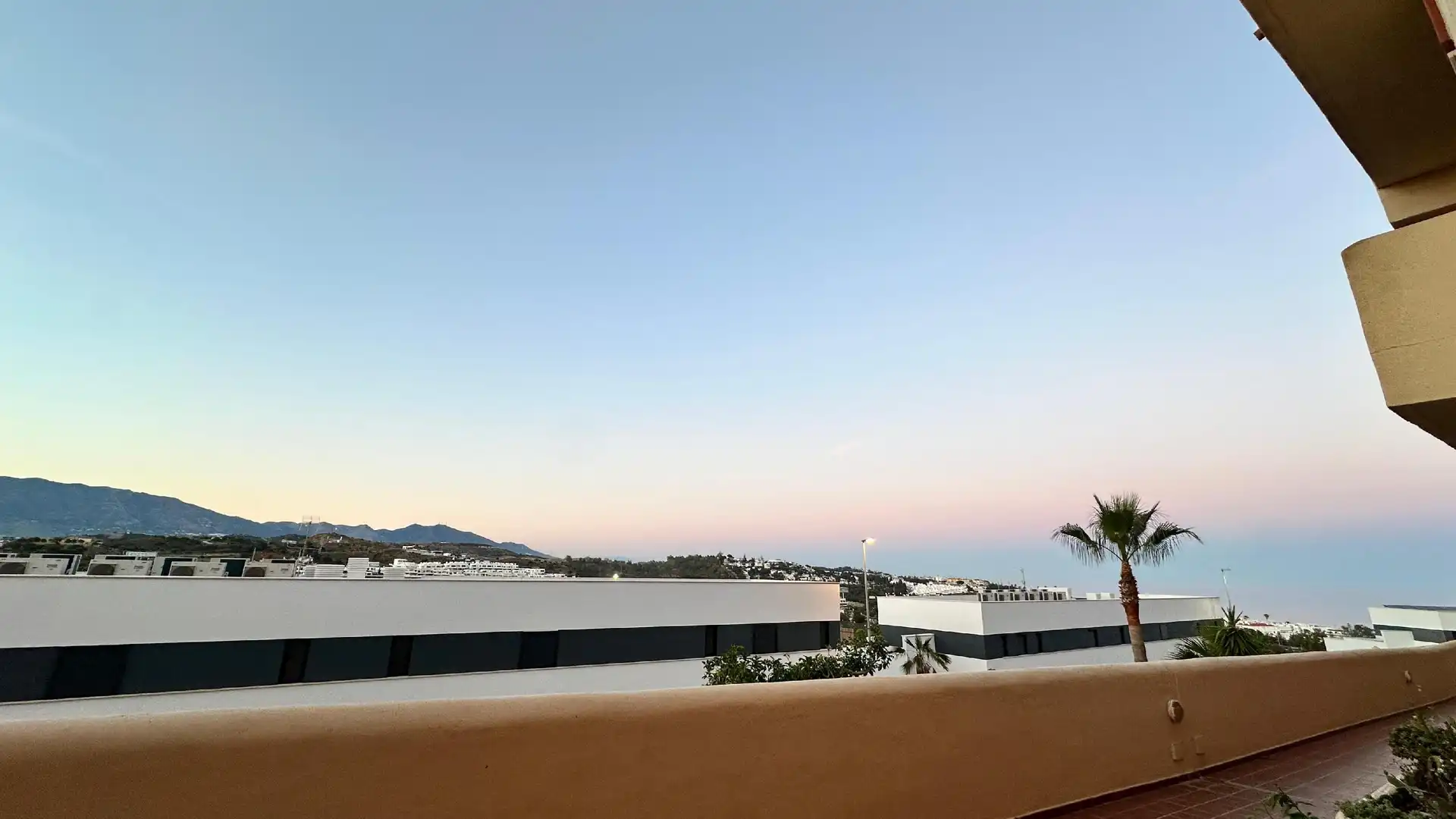 Vista exterior de Ático en venta en Mijas con Aire acondicionado, Calefacción y Jardín privado