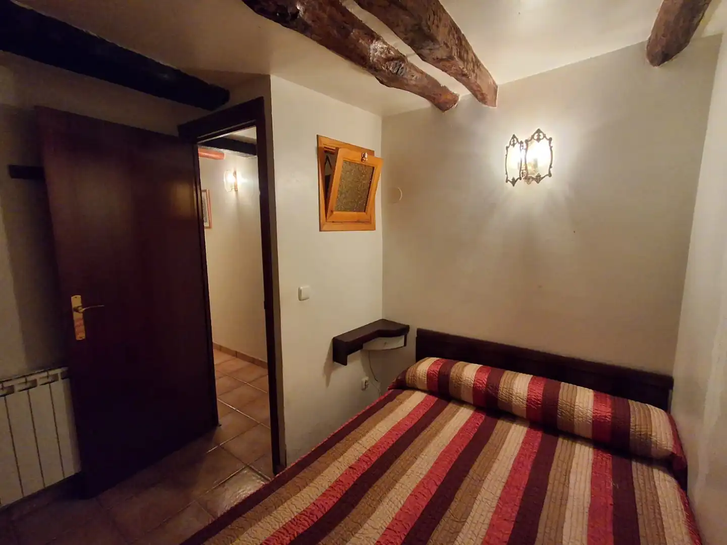 Habitación de Casa adosada en venta en Eslava con Calefacción, Terraza y Amueblado
