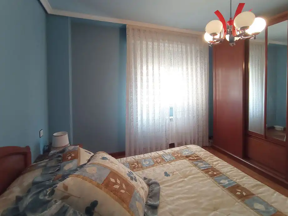 Dormitori de Pis en venda en Vitoria - Gasteiz amb Calefacció, Parquet i Terrassa