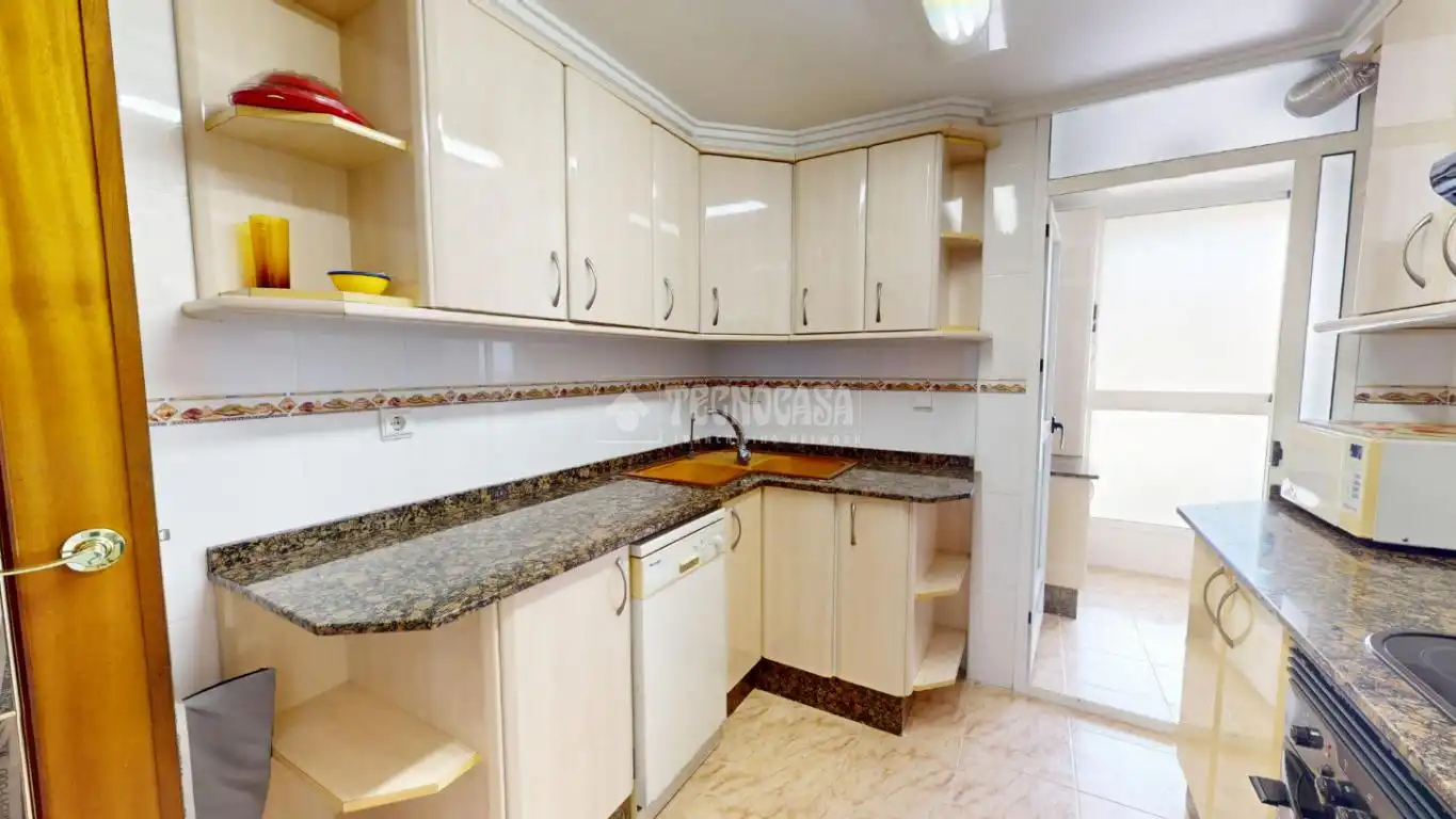 Kitchen of Flat for sale in Valencia  with Air Conditioner and Balcony
