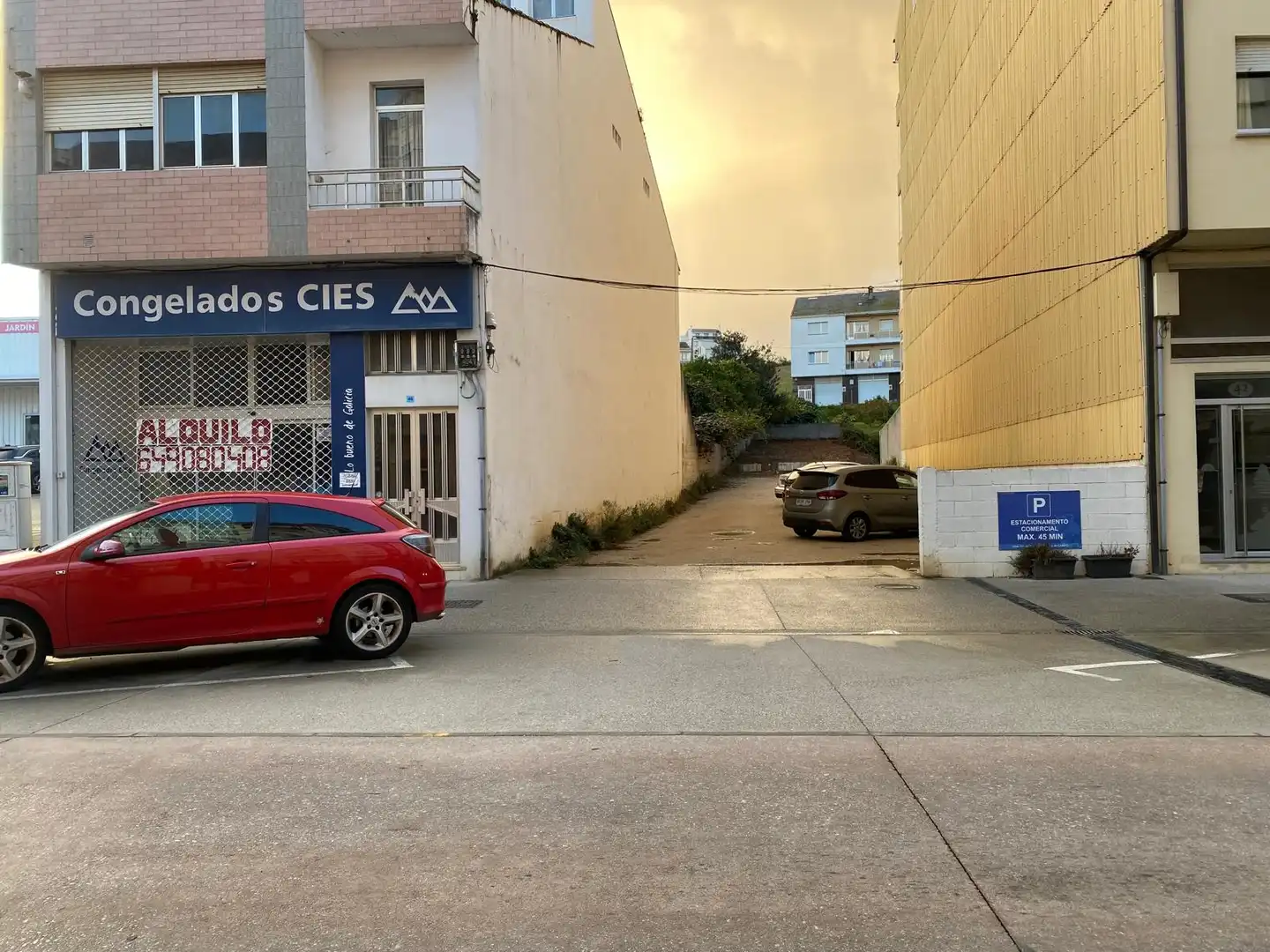 Locale commerciale in affitto a Avenida Álvaro Cunqueiro 44, imagen 4