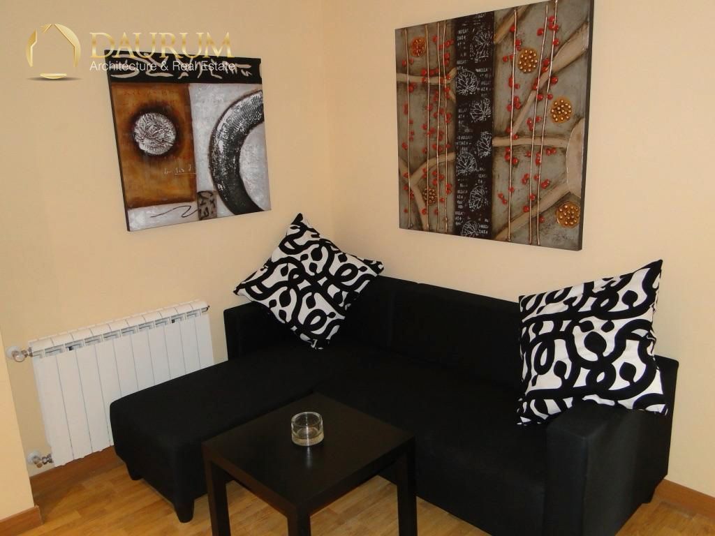 Living room of Flat for sale in  Madrid Capital  with Air Conditioner, Heating and Storage room