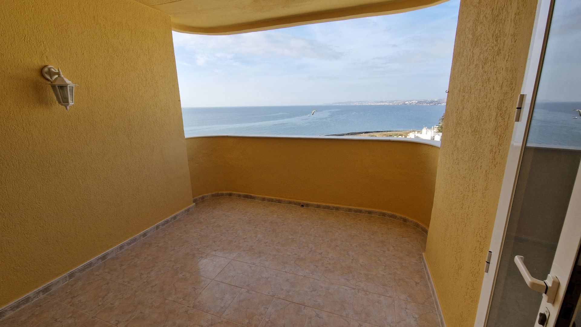 Dormitori de Apartament en venda en Estepona amb Terrassa, Piscina i Piscina comunitària