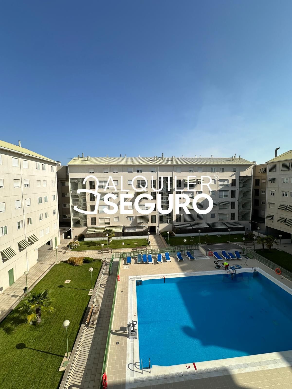 Exterior view of Flat to rent in  Madrid Capital  with Air Conditioner, Heating and Swimming Pool