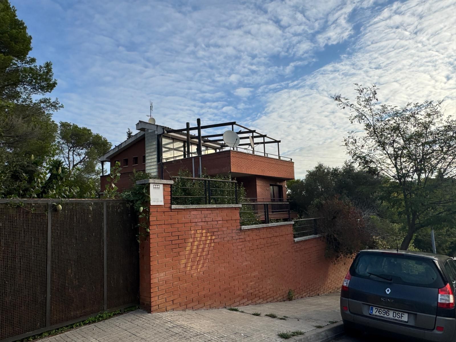 Exterior view of House or chalet for sale in Sant Cugat del Vallès  with Heating and Swimming Pool