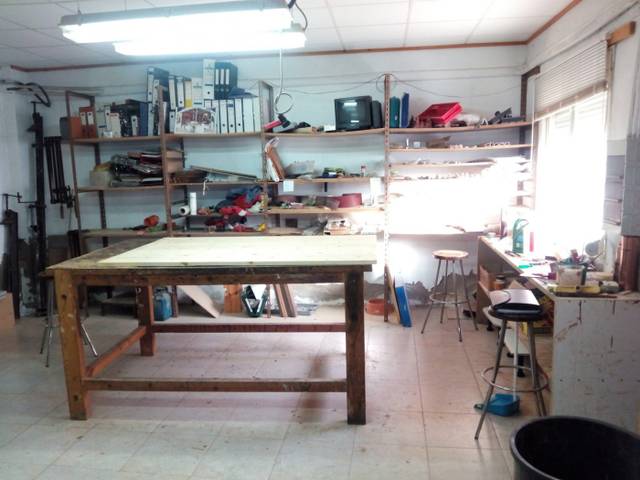 Local comercial en Venta en Calle Navajas en Ensanche - Parque Santa Rosa