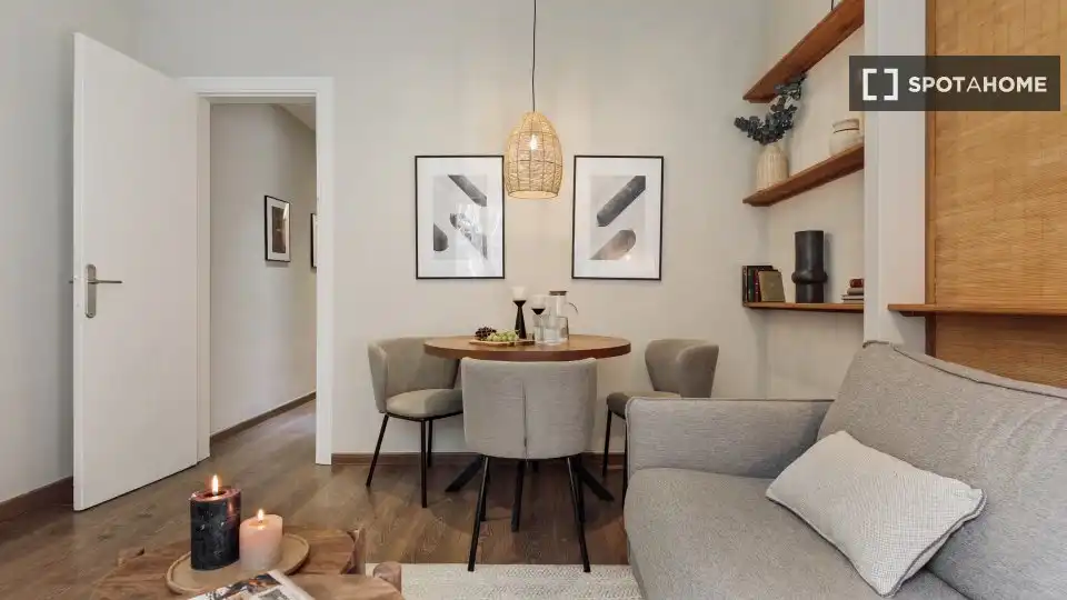 Menjador de Apartament per a compartir en Barcelona amb Aire condicionat, Terrassa i Moblat