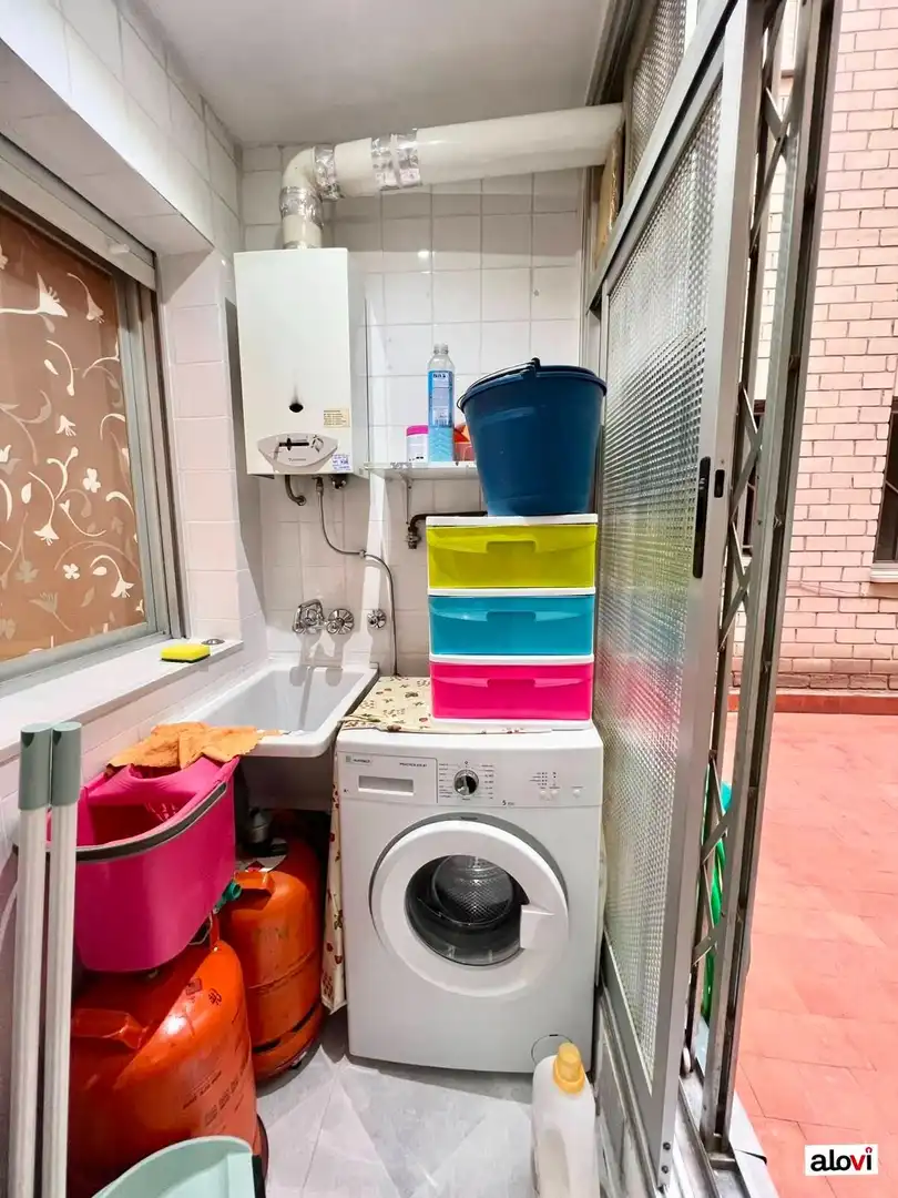 Baño de Piso de alquiler en Granada con Aire acondicionado, Calefacción y Amueblado