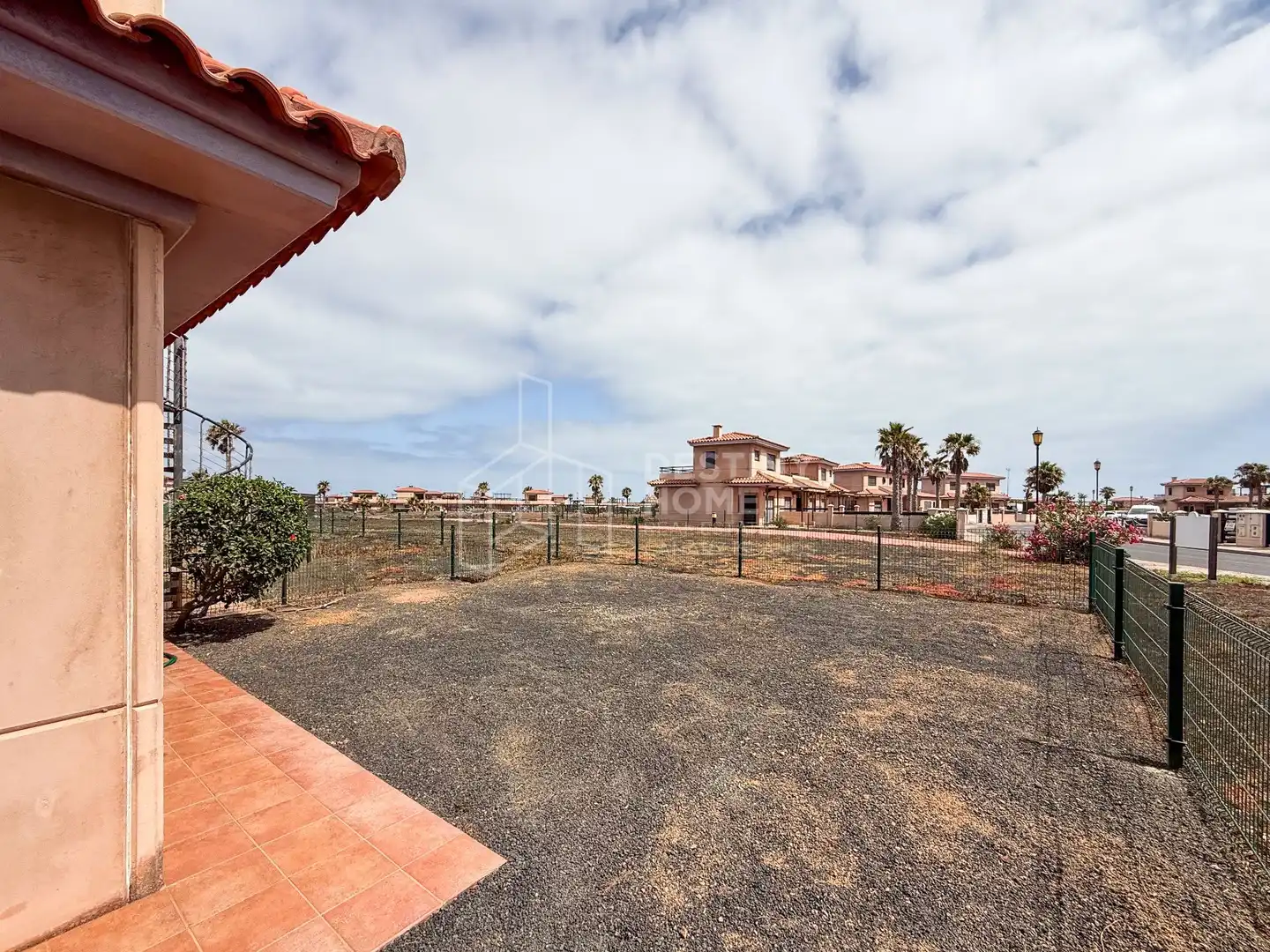 Vista exterior de Casa o xalet de lloguer en La Oliva amb Jardí privat, Terrassa i Piscina comunitària