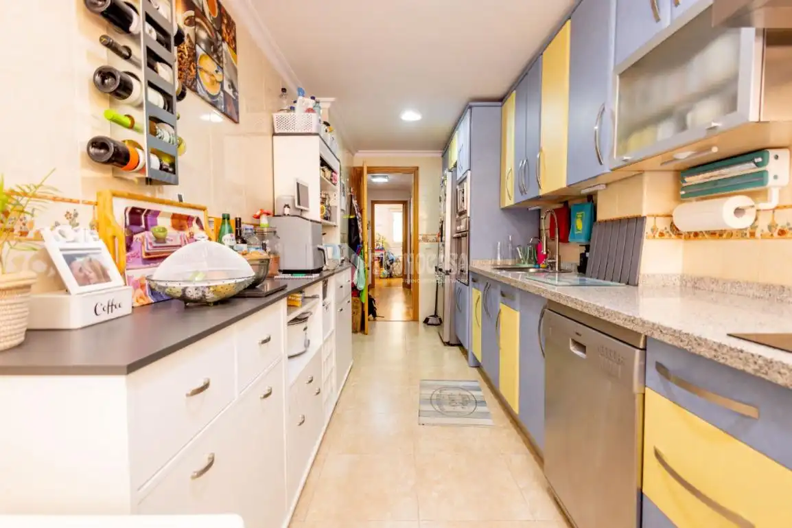 Cocina de Piso en venta en Castellanos de Moriscos con Calefacción, Terraza y Trastero