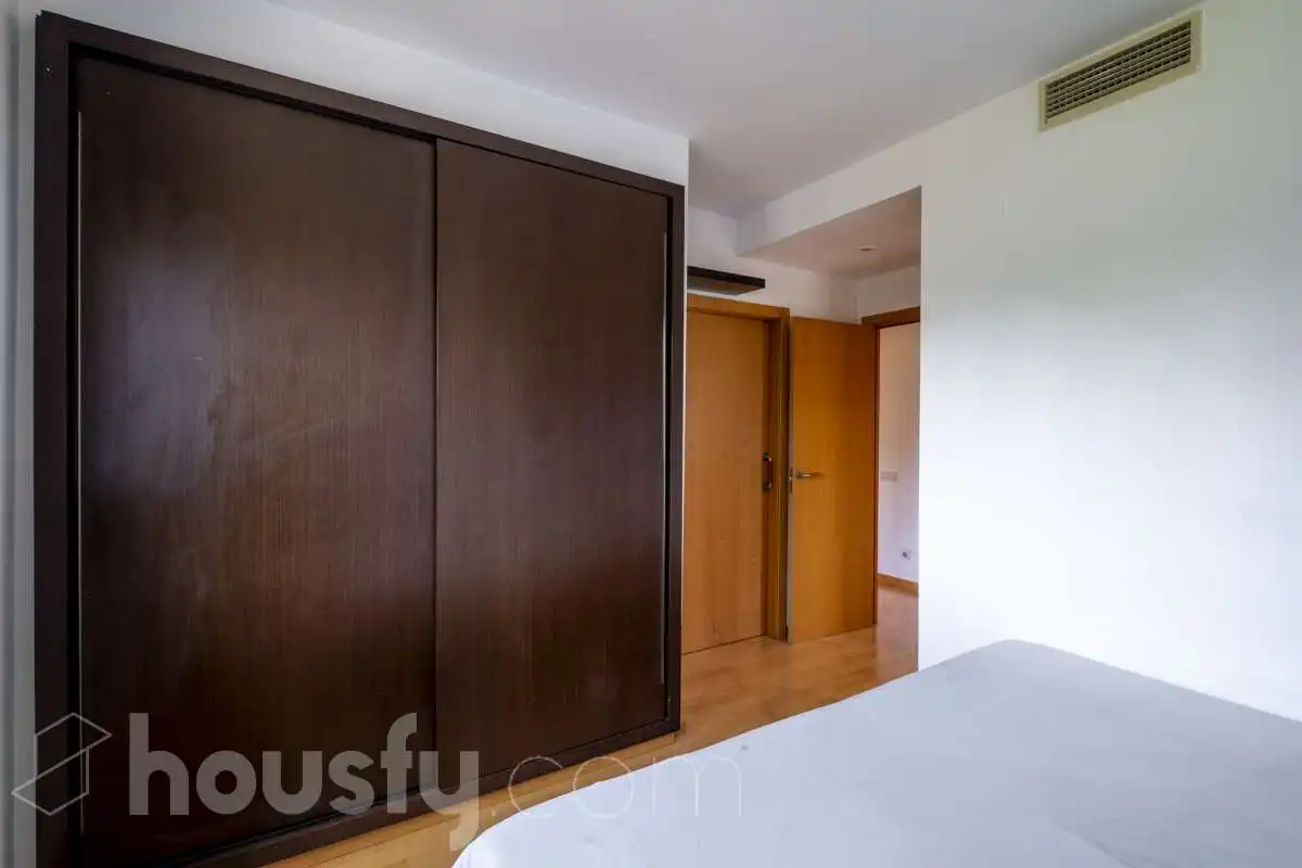 Bedroom of Flat for sale in Sant Cugat del Vallès  with Air Conditioner, Heating and Private garden