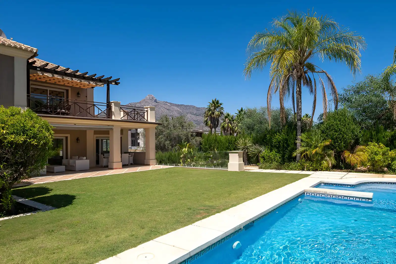 Maison avec piscine à vendre à Nueva Andalucía