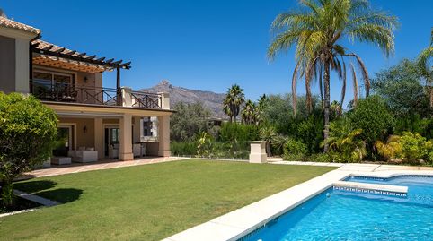 Villa Independiente en venta en Puerto Banús