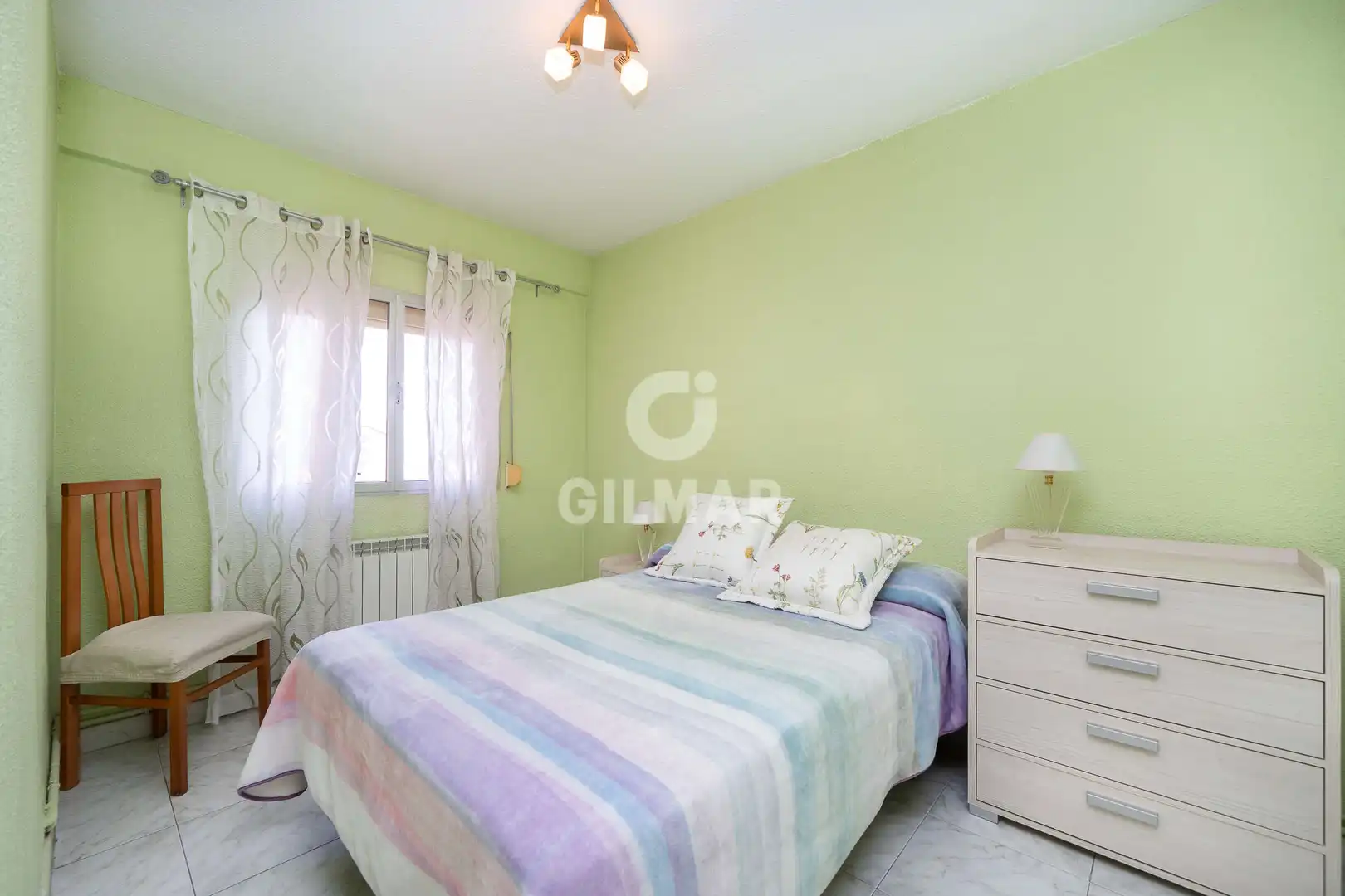 Habitación de Piso en venta en Madrid con Calefacción y Balcón