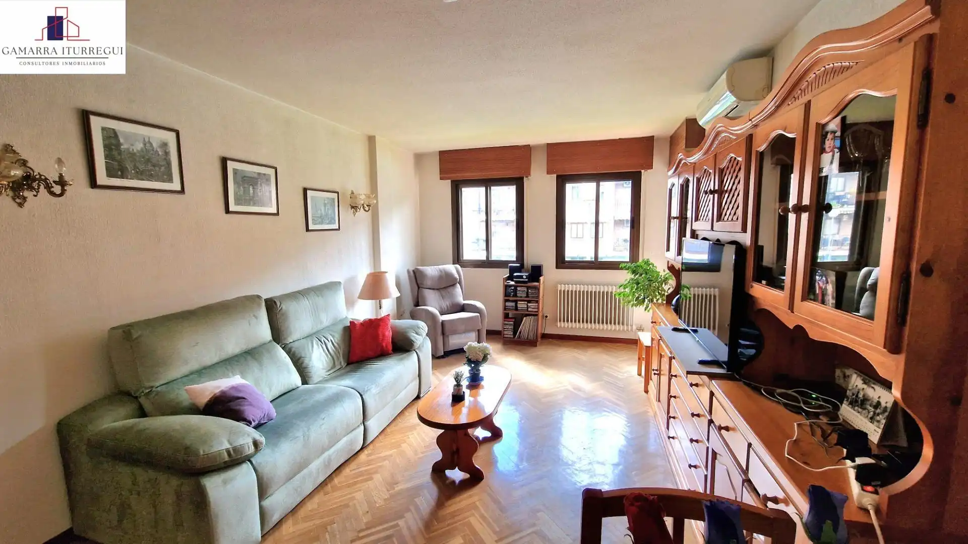 Living room of Flat for sale in Colmenar Viejo  with Heating, Parquet flooring and Furnished