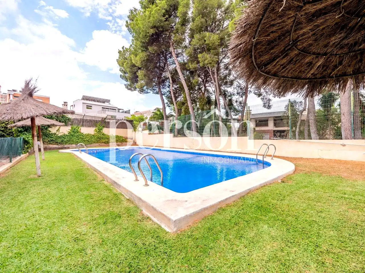 Xalet amb piscina en venda a Campolivar