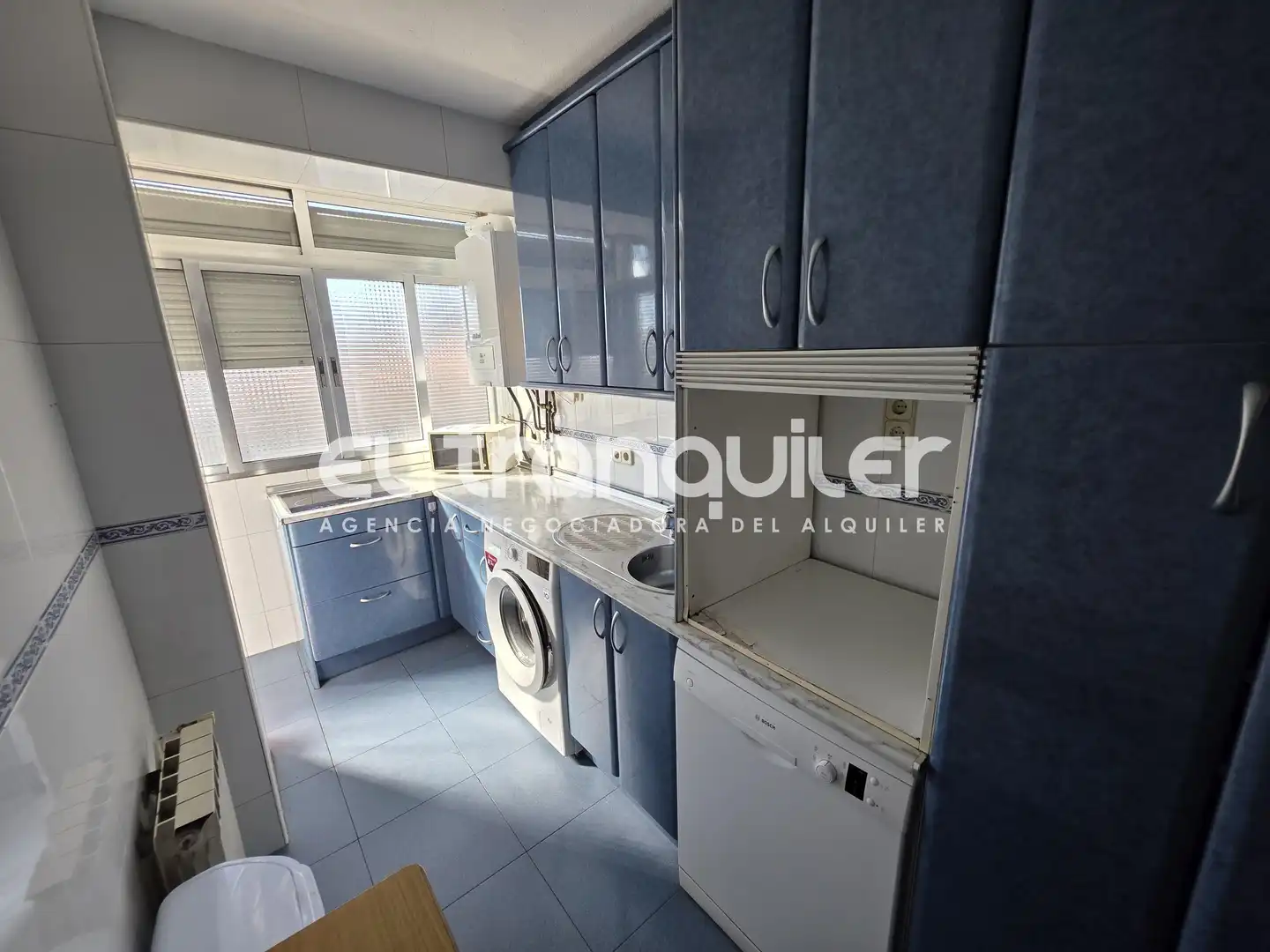 Kitchen of Flat for rent in Madrid  with Air Conditioner, Terrace and Furnished