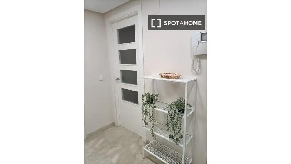 Bedroom of Flat for rent in Valencia  with Air Conditioner, Heating and Furnished