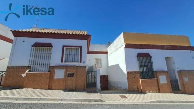Casa adosada en Venta en Escacena del Campo